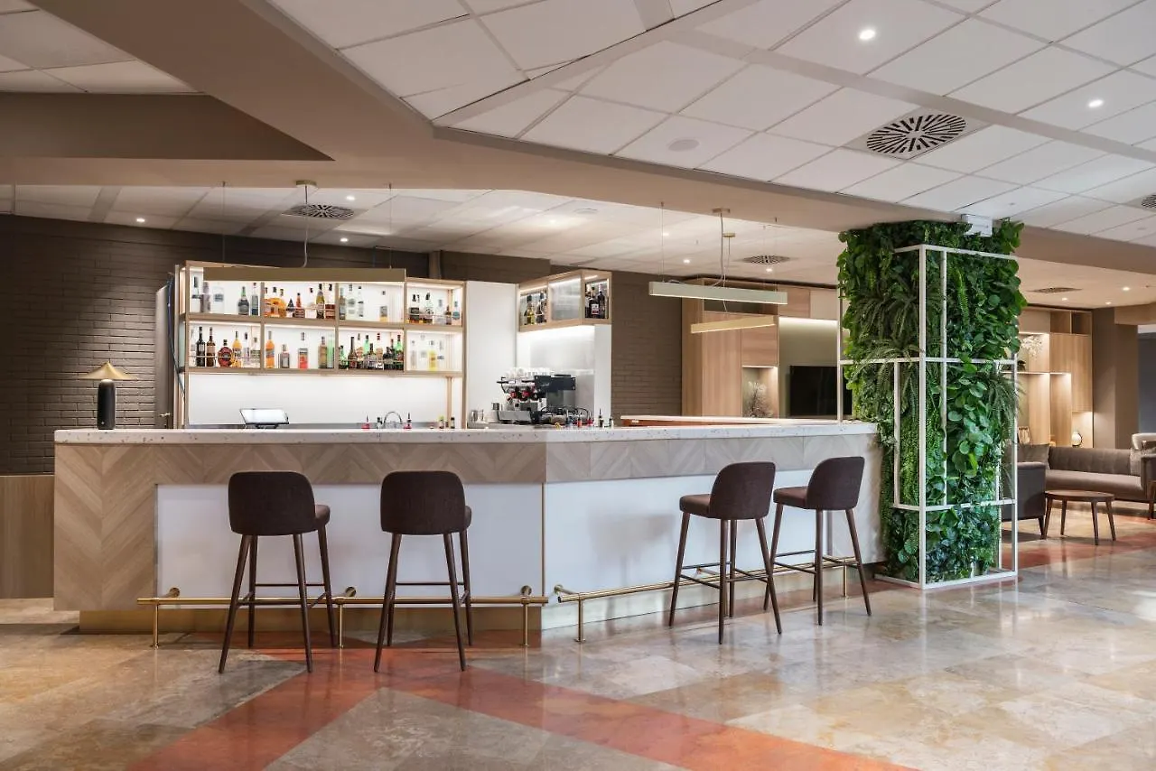 Hilton Garden Inn Bologna North Quarto Inferiore 4*,